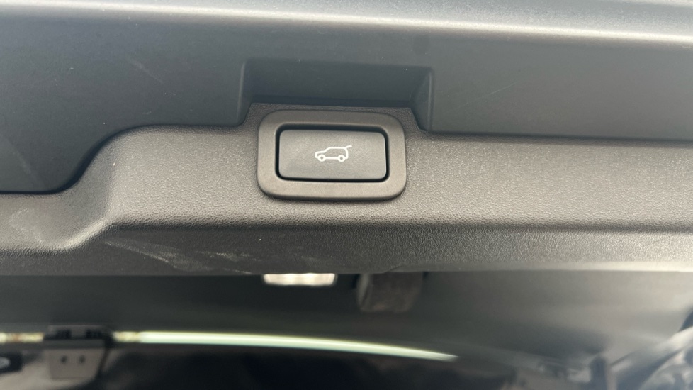 Used Land Rover Discovery 2019 for sale - 76544444: Photo 40