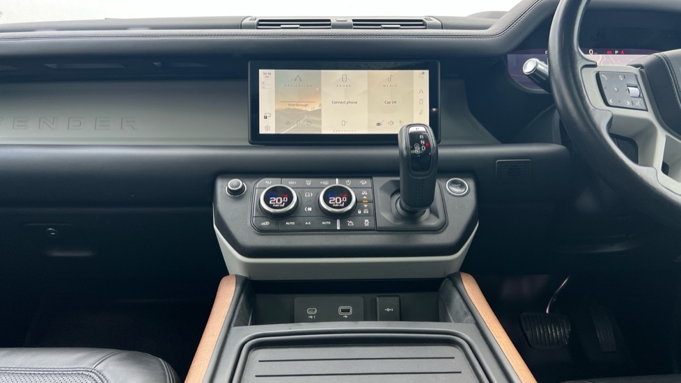 Used Land Rover Defender 2020 for sale - 76623399: Photo 12
