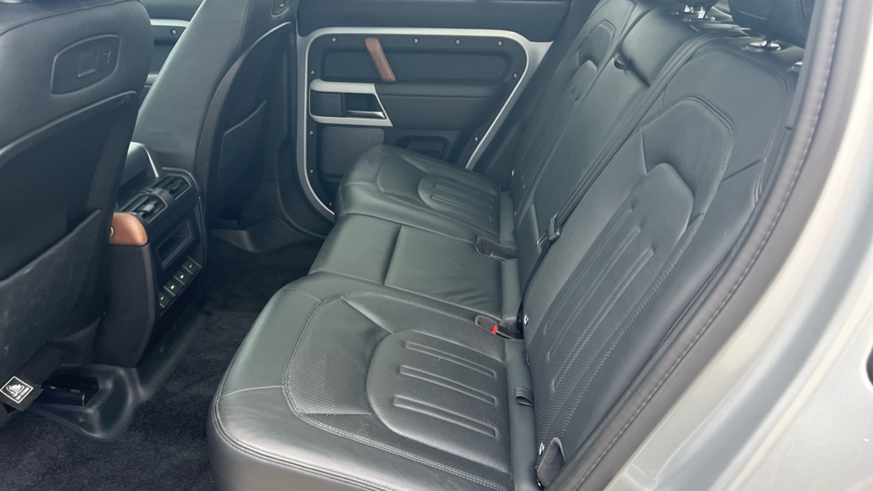 Used Land Rover Defender 2020 for sale - 76623399: Photo 14