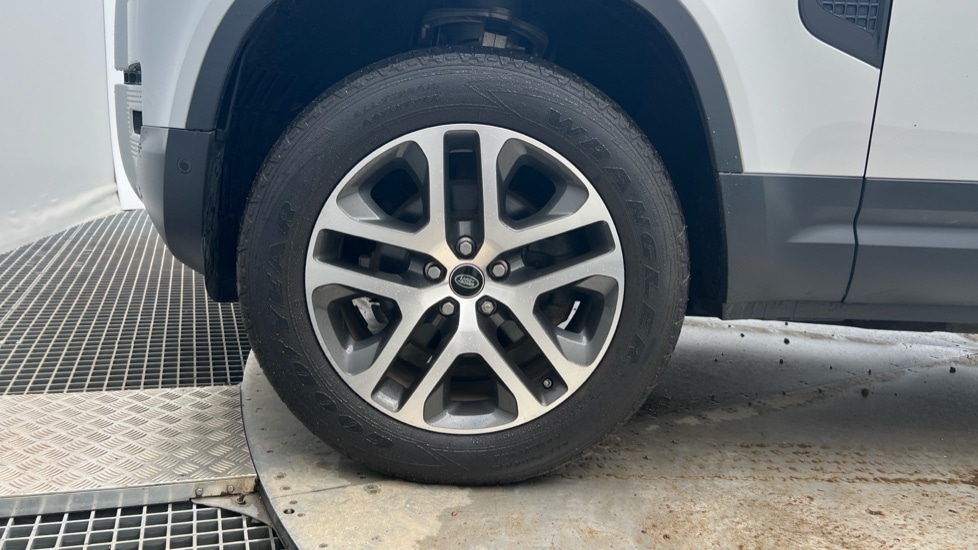 Used Land Rover Defender 2020 for sale - 76623399: Photo 17