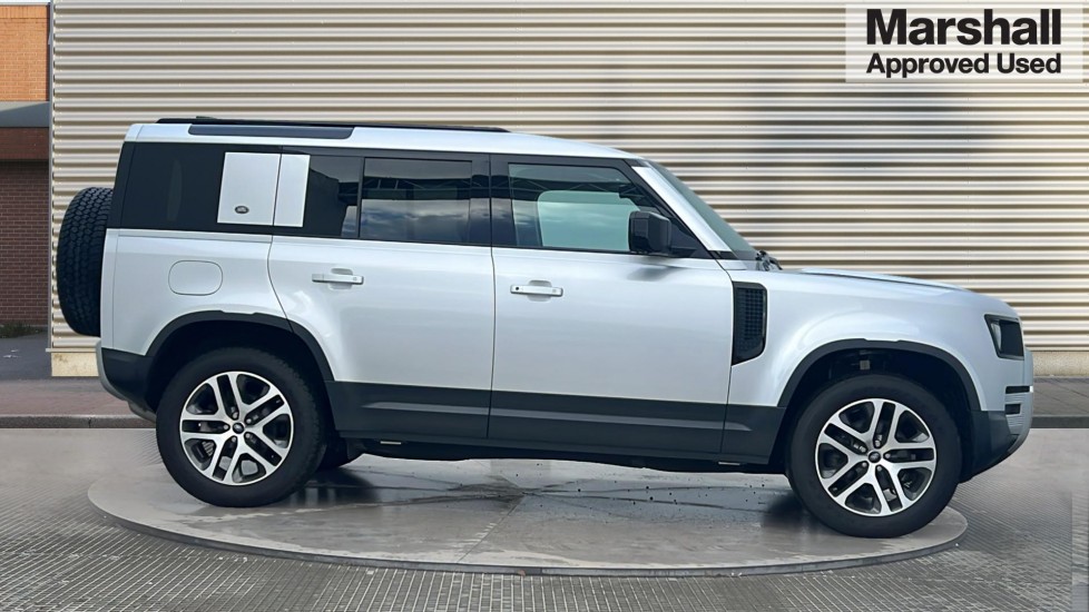 Used Land Rover Defender 2020 for sale - 76623399: Photo 2