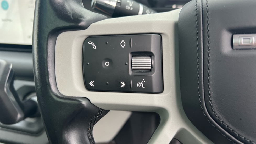 Used Land Rover Defender 2020 for sale - 76623399: Photo 23