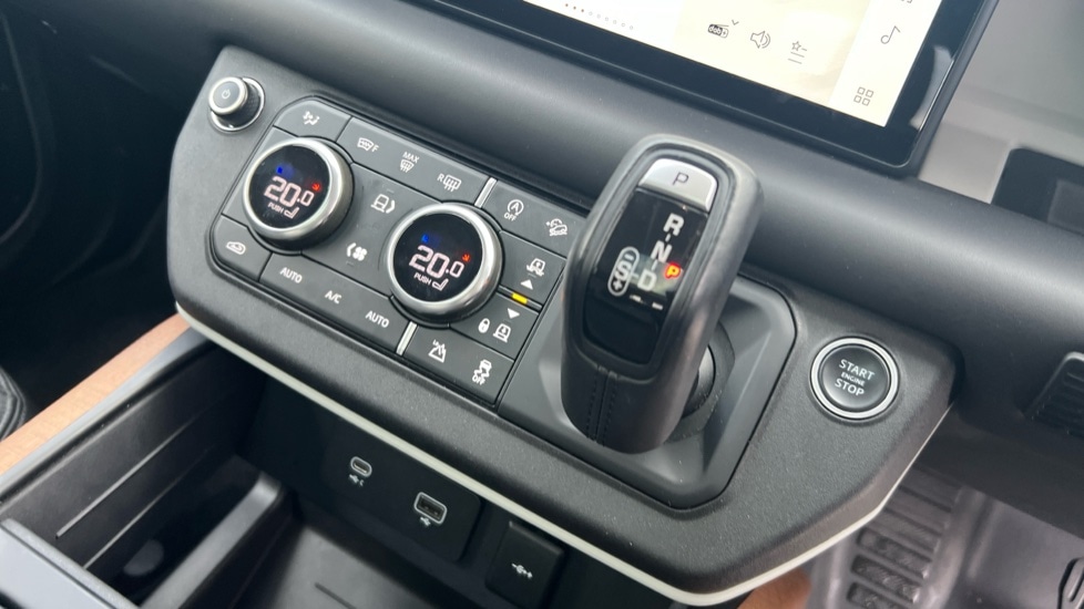 Used Land Rover Defender 2020 for sale - 76623399: Photo 29