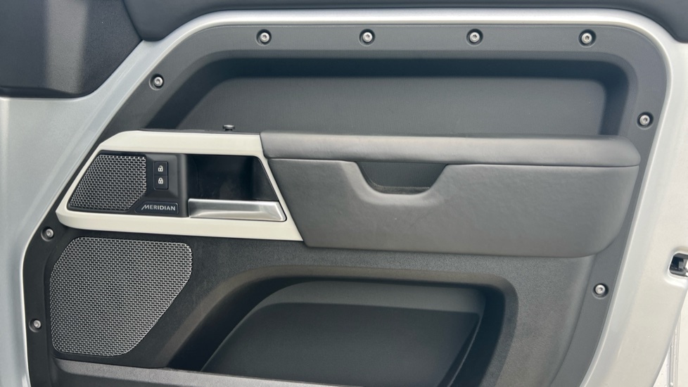 Used Land Rover Defender 2020 for sale - 76623399: Photo 30