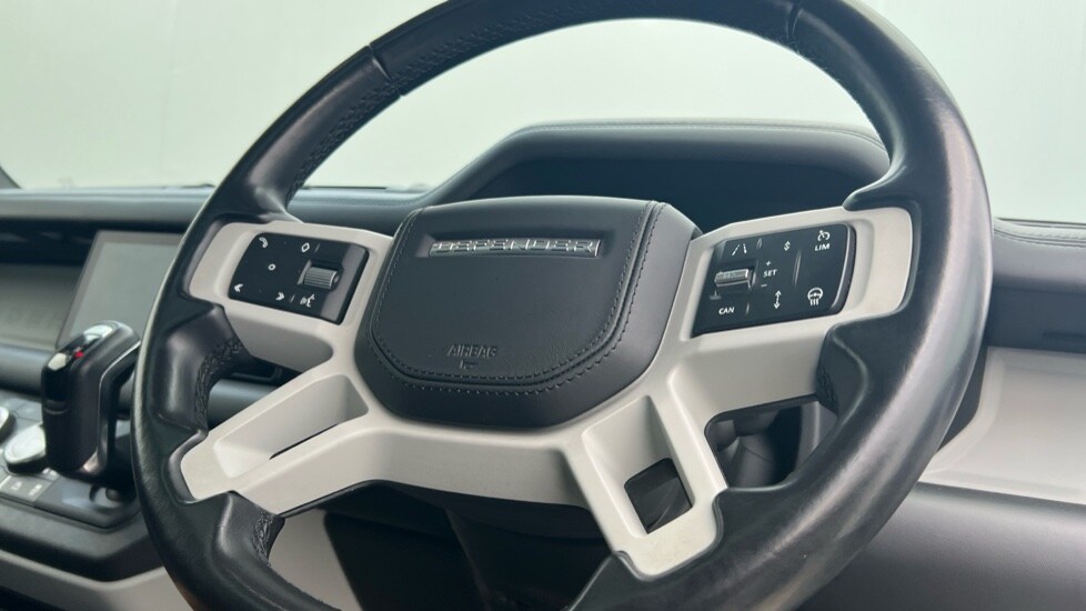 Used Land Rover Defender 2020 for sale - 76623399: Photo 40