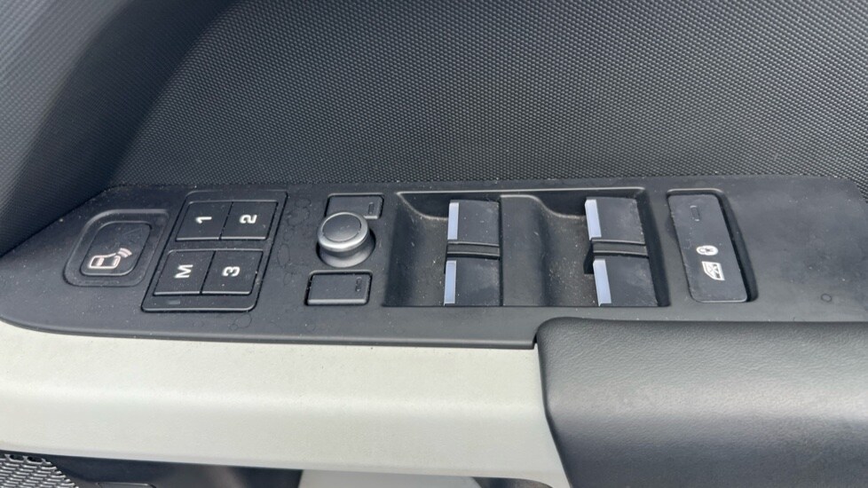 Used Land Rover Defender 2020 for sale - 76623399: Photo 41