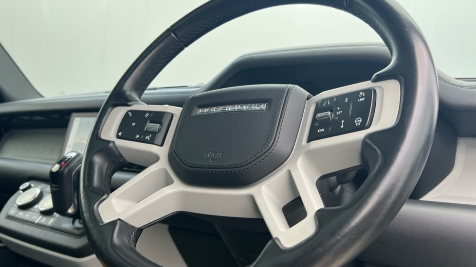 Used Land Rover Defender 2020 for sale - 76623399: Photo 44