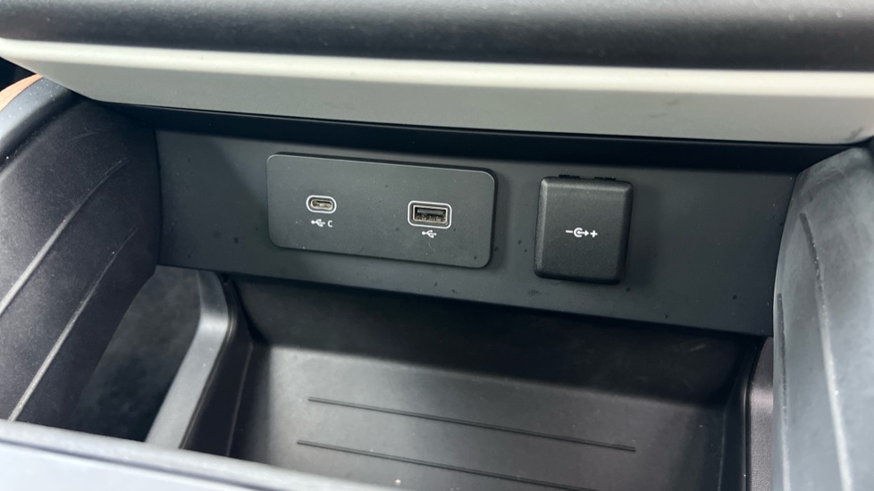 Used Land Rover Defender 2020 for sale - 76623399: Photo 46