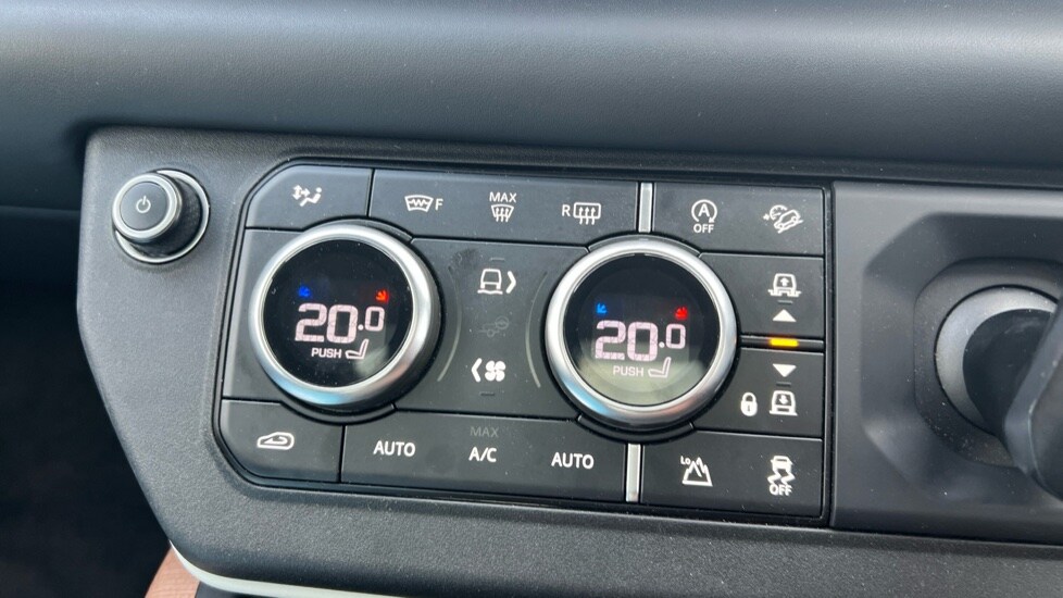 Used Land Rover Defender 2020 for sale - 76623399: Photo 51