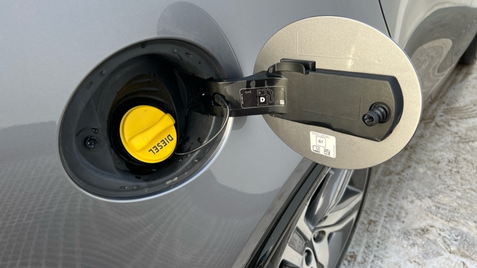 Used Land Rover Discovery 2023 for sale - 76851196: Photo 21