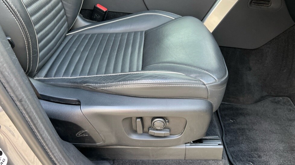 Used Land Rover Discovery 2023 for sale - 76851196: Photo 47