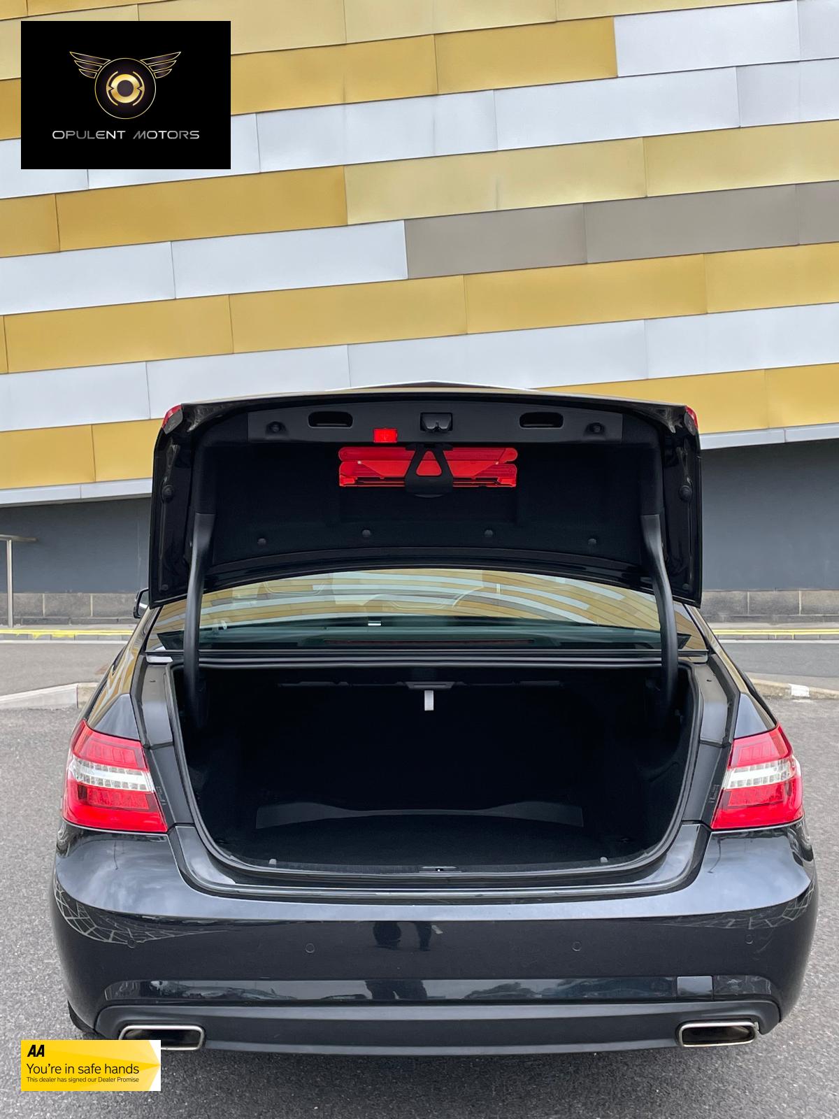 Used Mercedes-Benz E Class 2013 for sale - 76104884: Photo 8