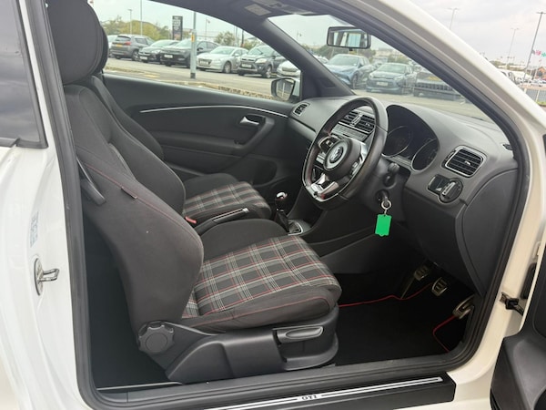 Used Volkswagen Polo 2015 for sale - 76038270: Photo 12