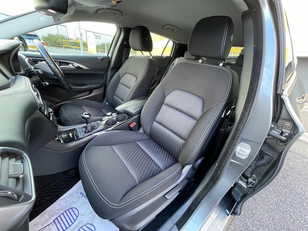 Used Infiniti Q30 2016 for sale - 76172723: Photo 26