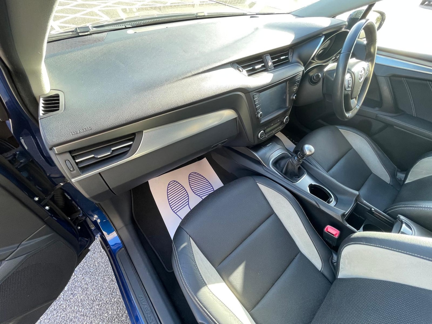 Used Toyota Avensis 2015 for sale - 76172727: Photo 16