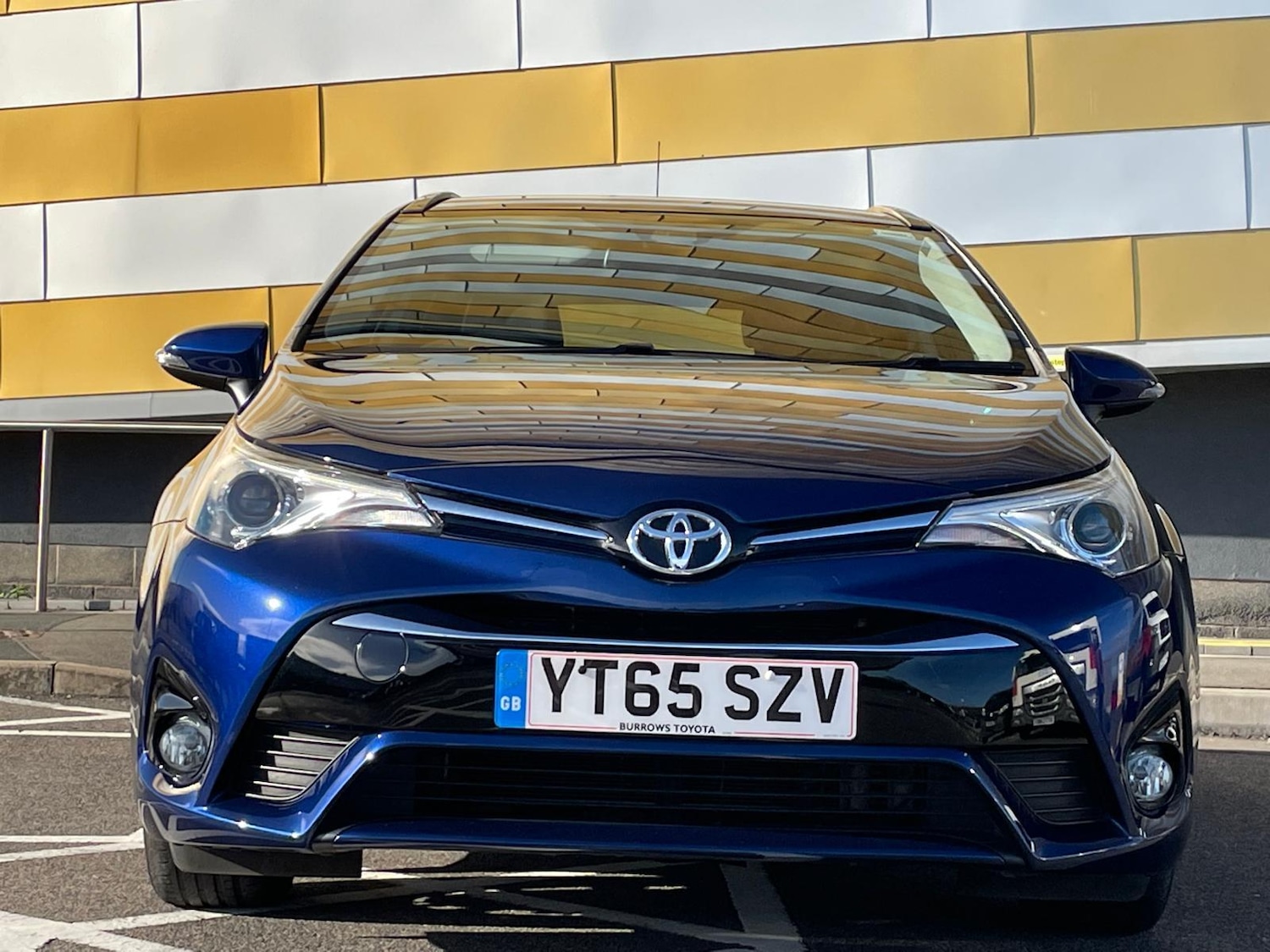 Used Toyota Avensis 2015 for sale - 76172727: Photo 2