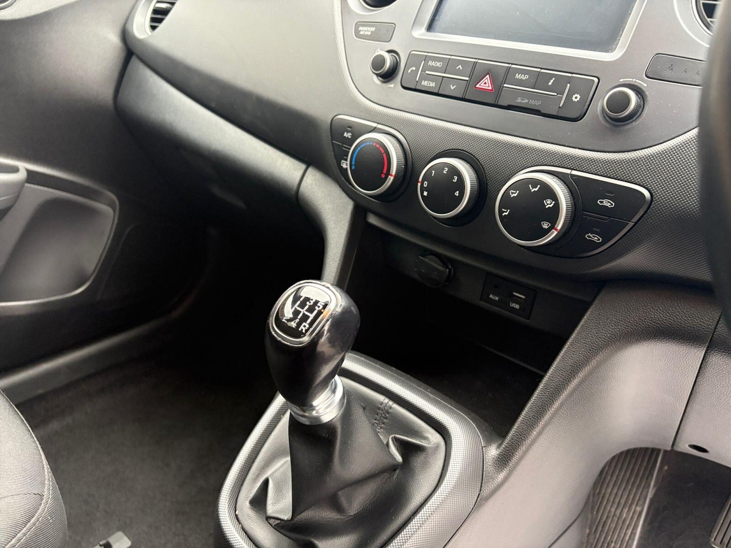 Used Hyundai i10 2019 for sale - 76996412: Photo 11