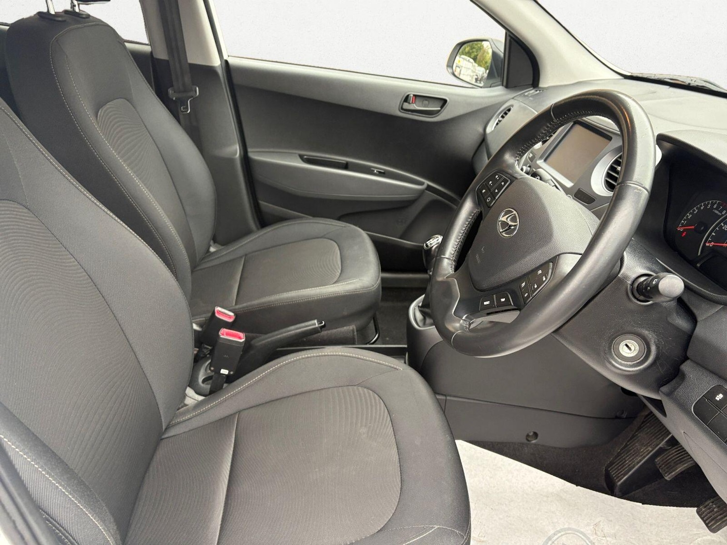 Used Hyundai i10 2019 for sale - 76996412: Photo 9