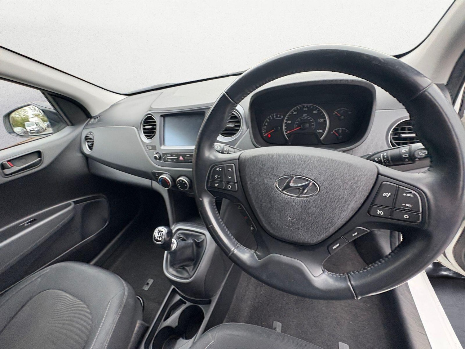 Used Hyundai i10 2019 for sale - 76398386: Photo 10