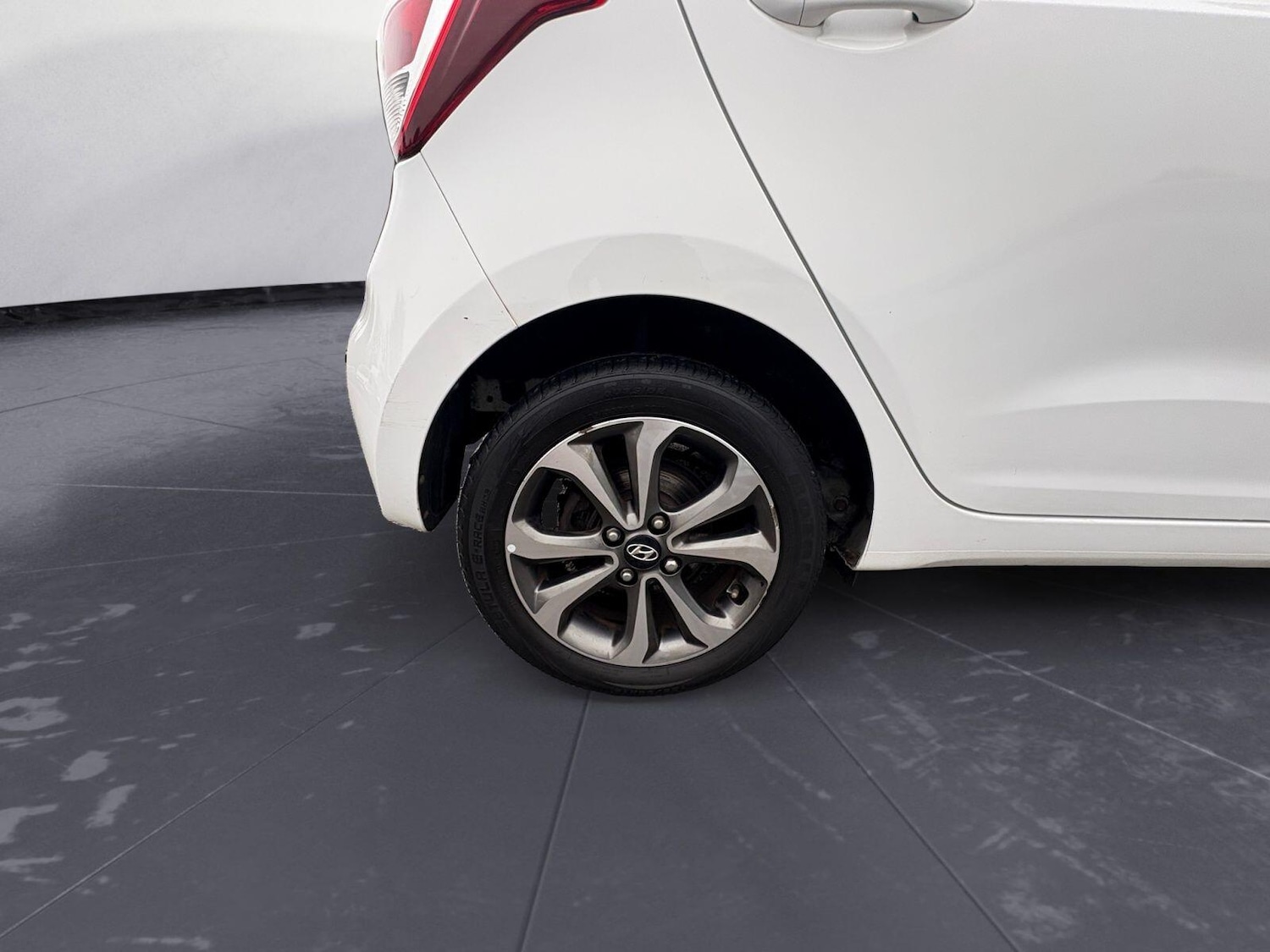 Used Hyundai i10 2019 for sale - 76398386: Photo 14