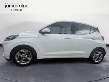 Used Hyundai i10 2023 for sale - 78319618: Photo