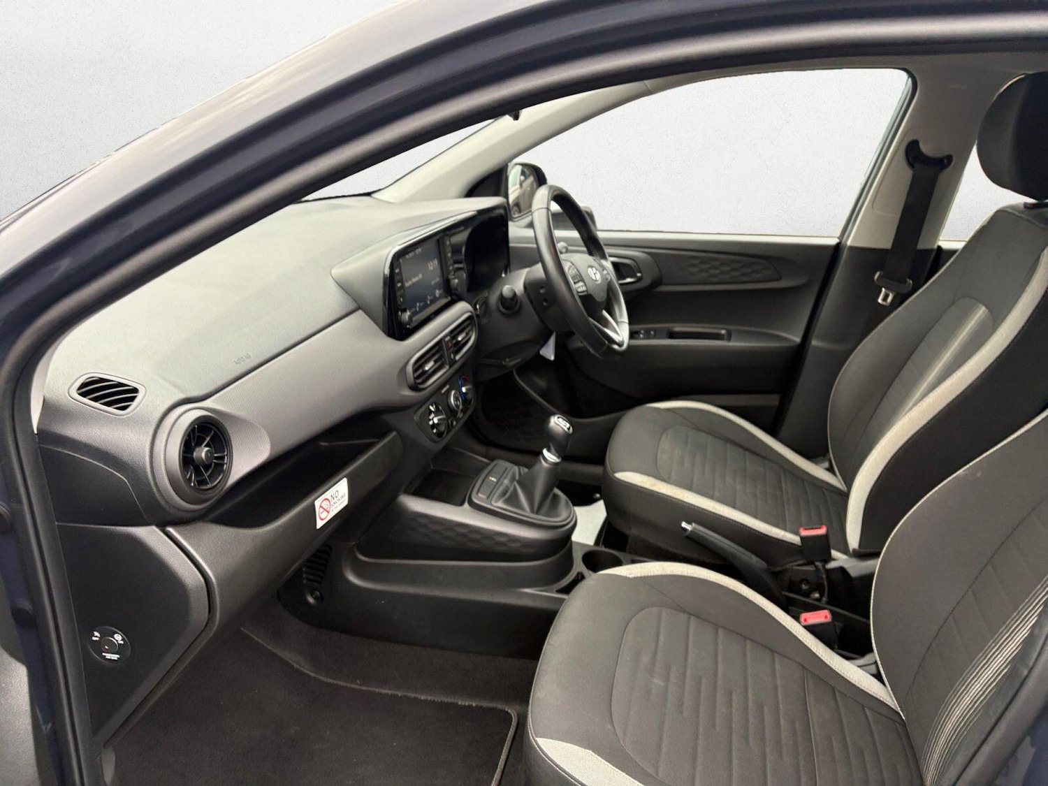 Used Hyundai i10 2023 for sale - 77143985: Photo 15