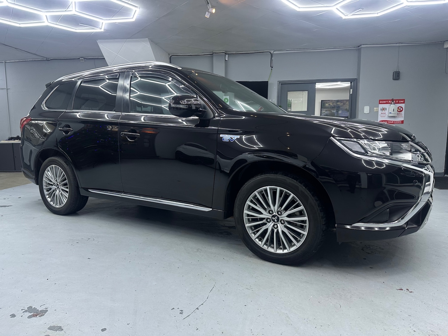 Used Mitsubishi Outlander 2021 for sale - 76782770: Photo 8