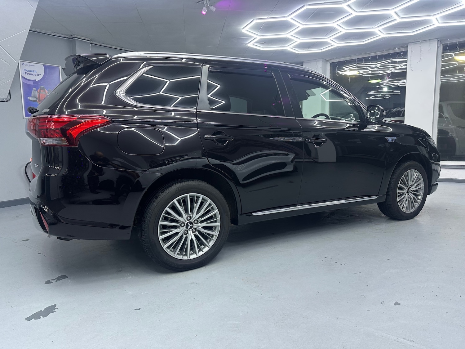 Used Mitsubishi Outlander 2021 for sale - 76782770: Photo 9