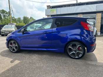 Used Ford Fiesta 2016 for sale - 74900106: Photo