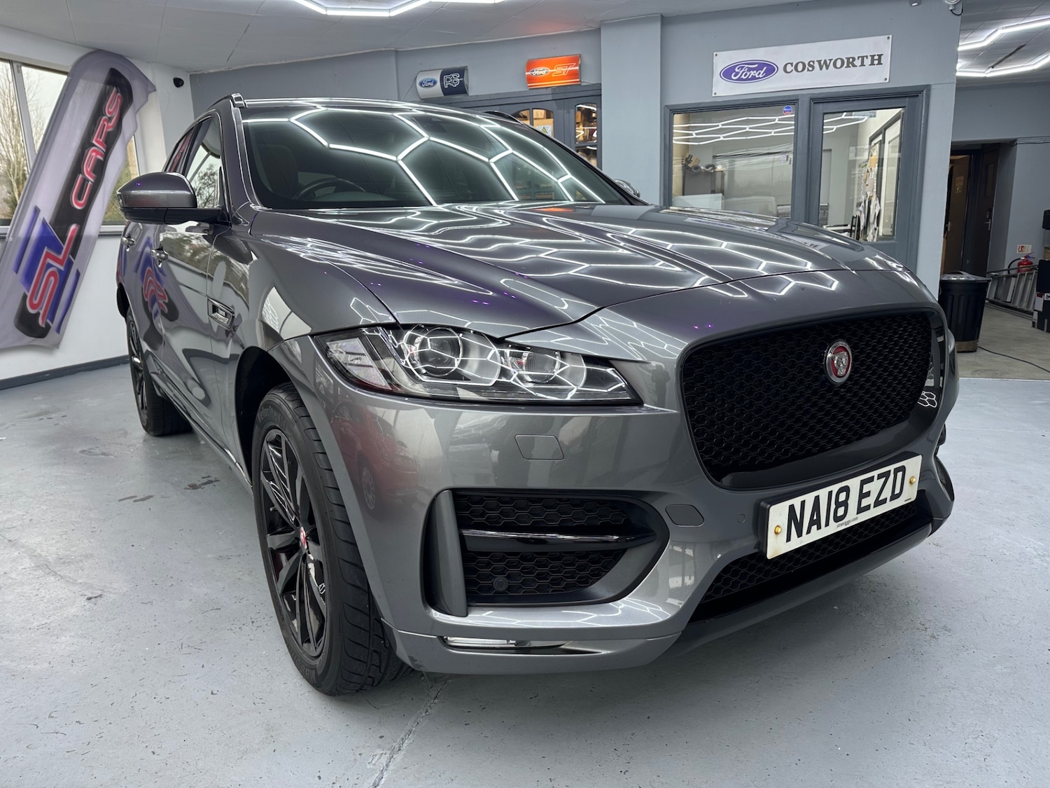 Used Jaguar F-Pace 2018 for sale - 77326252: Photo 11