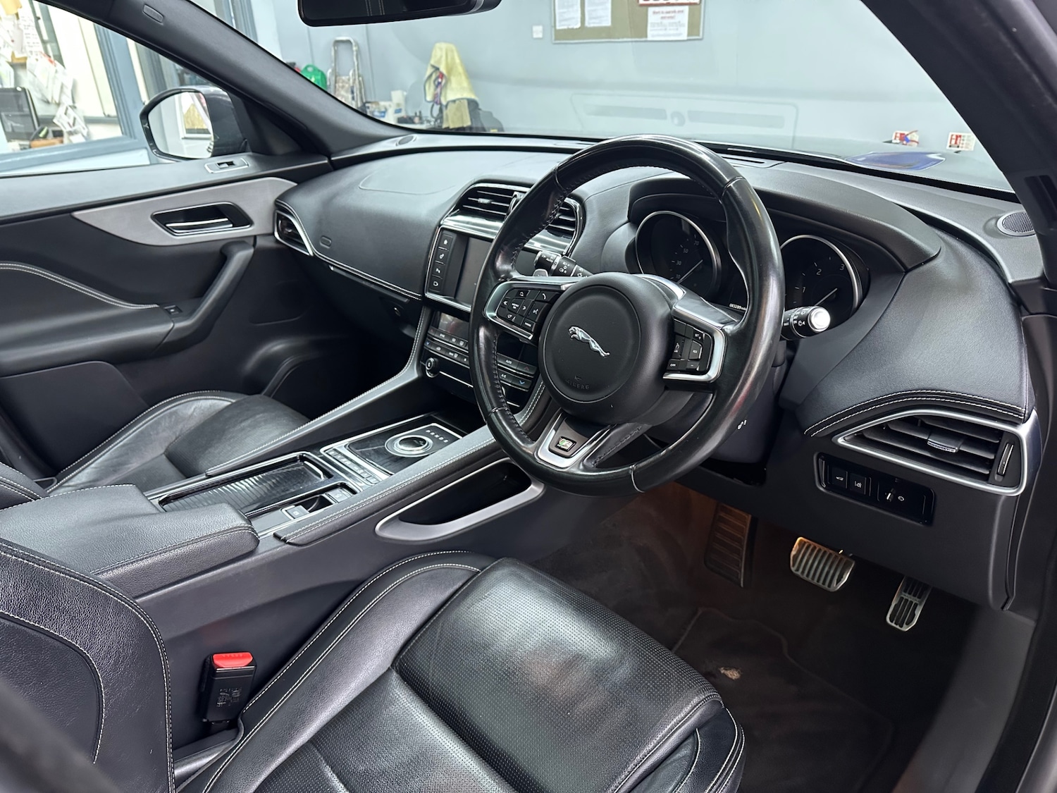 Used Jaguar F-Pace 2018 for sale - 77326252: Photo 12