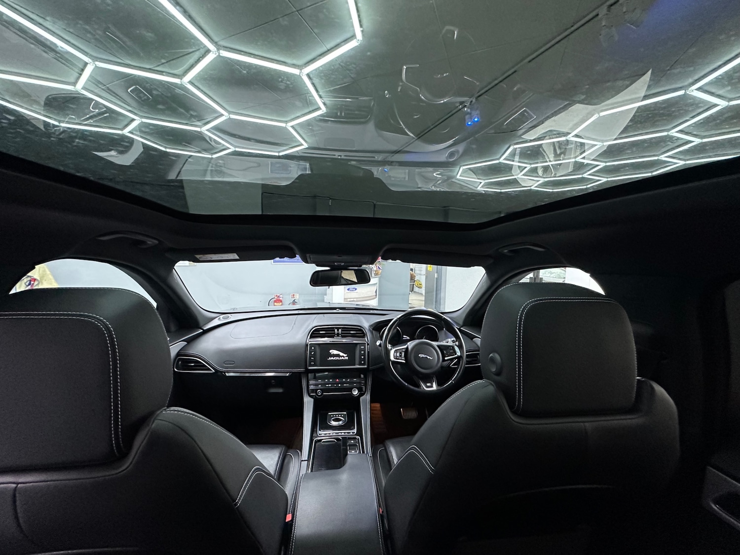 Used Jaguar F-Pace 2018 for sale - 77326252: Photo 25