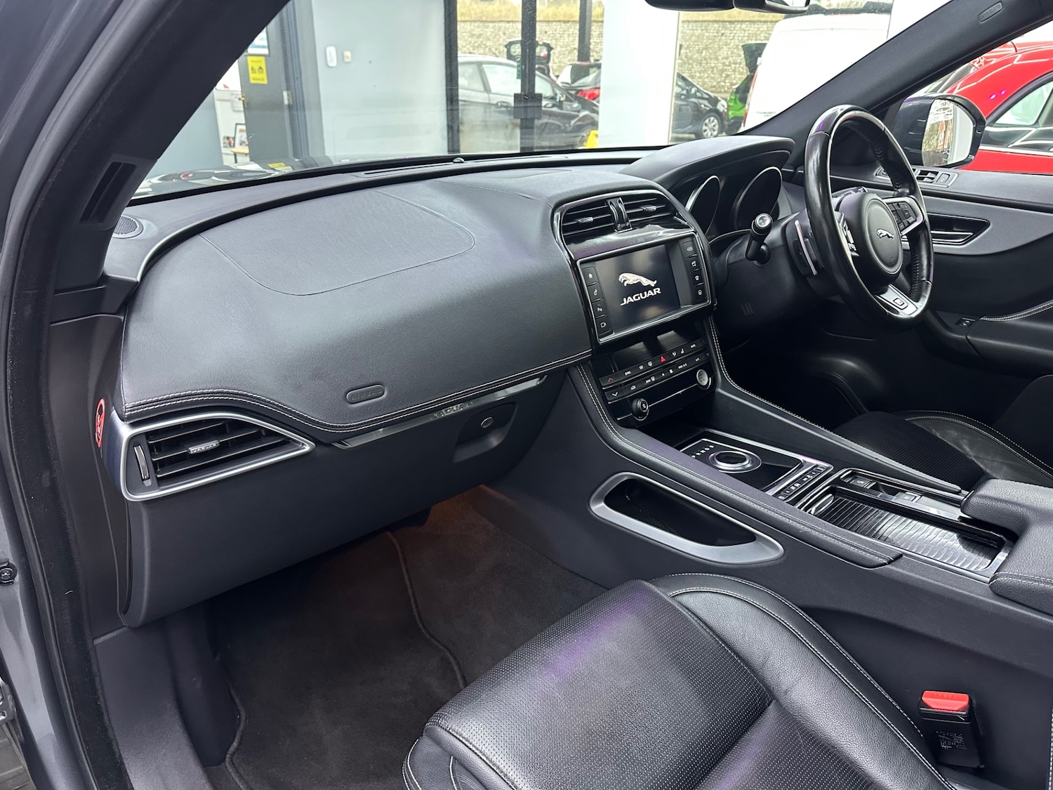 Used Jaguar F-Pace 2018 for sale - 77326252: Photo 30