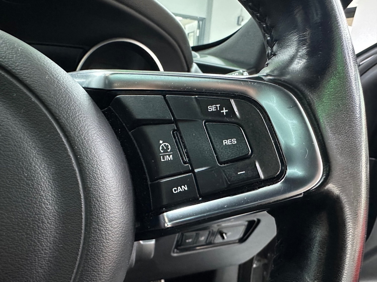 Used Jaguar F-Pace 2018 for sale - 77326252: Photo 40