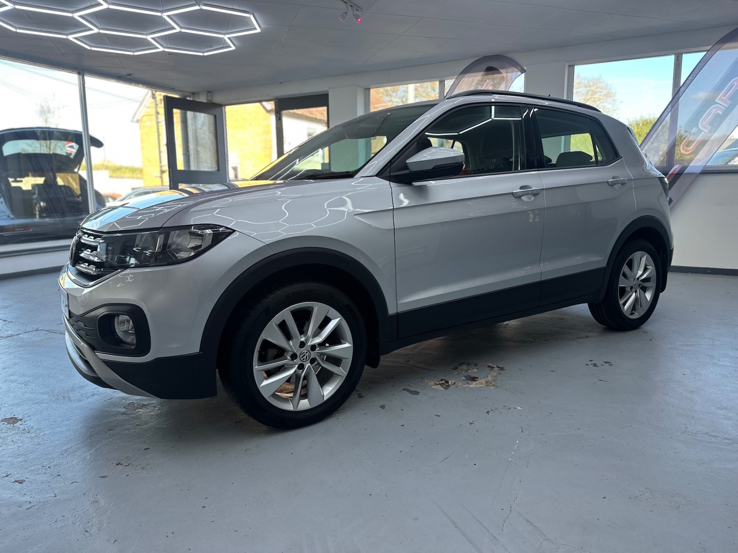 Used Volkswagen T-Cross 2019 for sale - 78091065: Photo 2