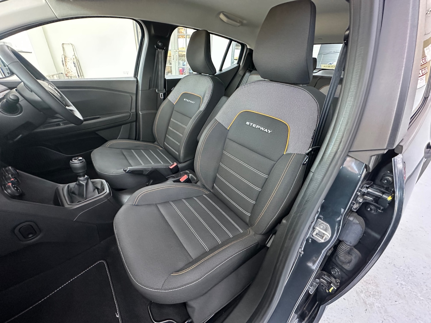 Used Dacia Sandero Stepway 2021 for sale - 77220482: Photo 33