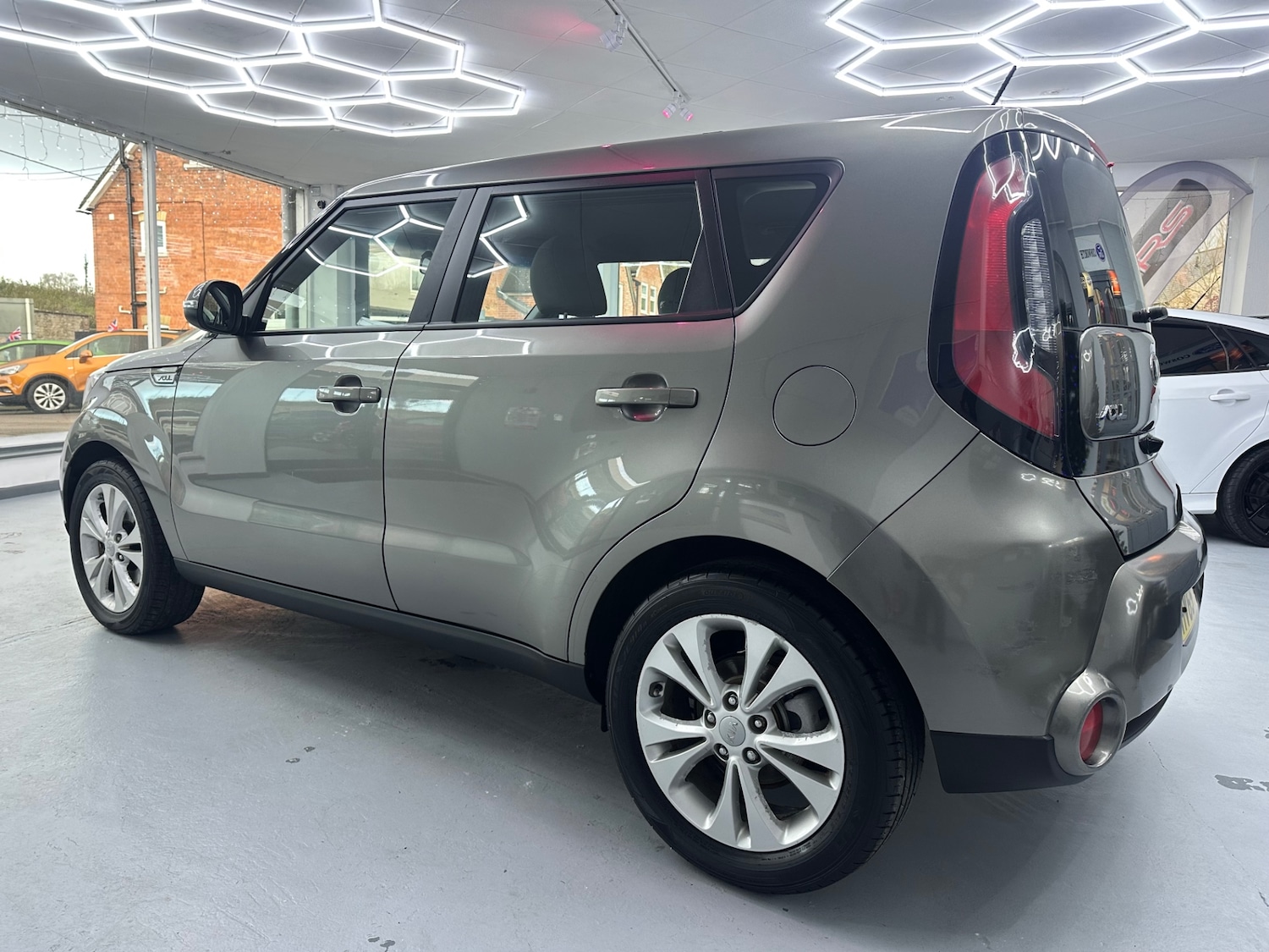 Used Kia Soul 2015 for sale - 76750196: Photo 2
