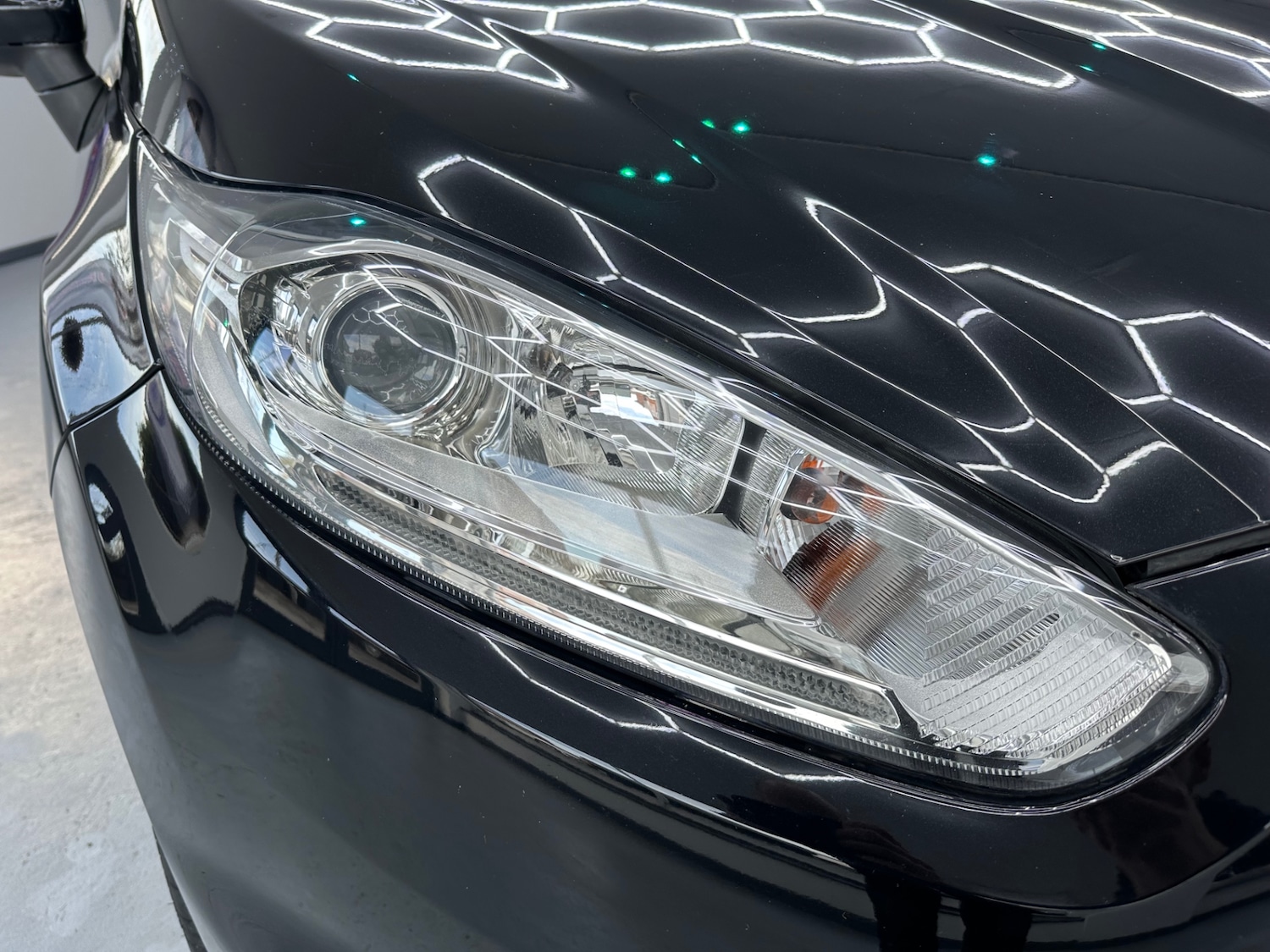 Used Ford Fiesta 2015 for sale - 76932331: Photo 16