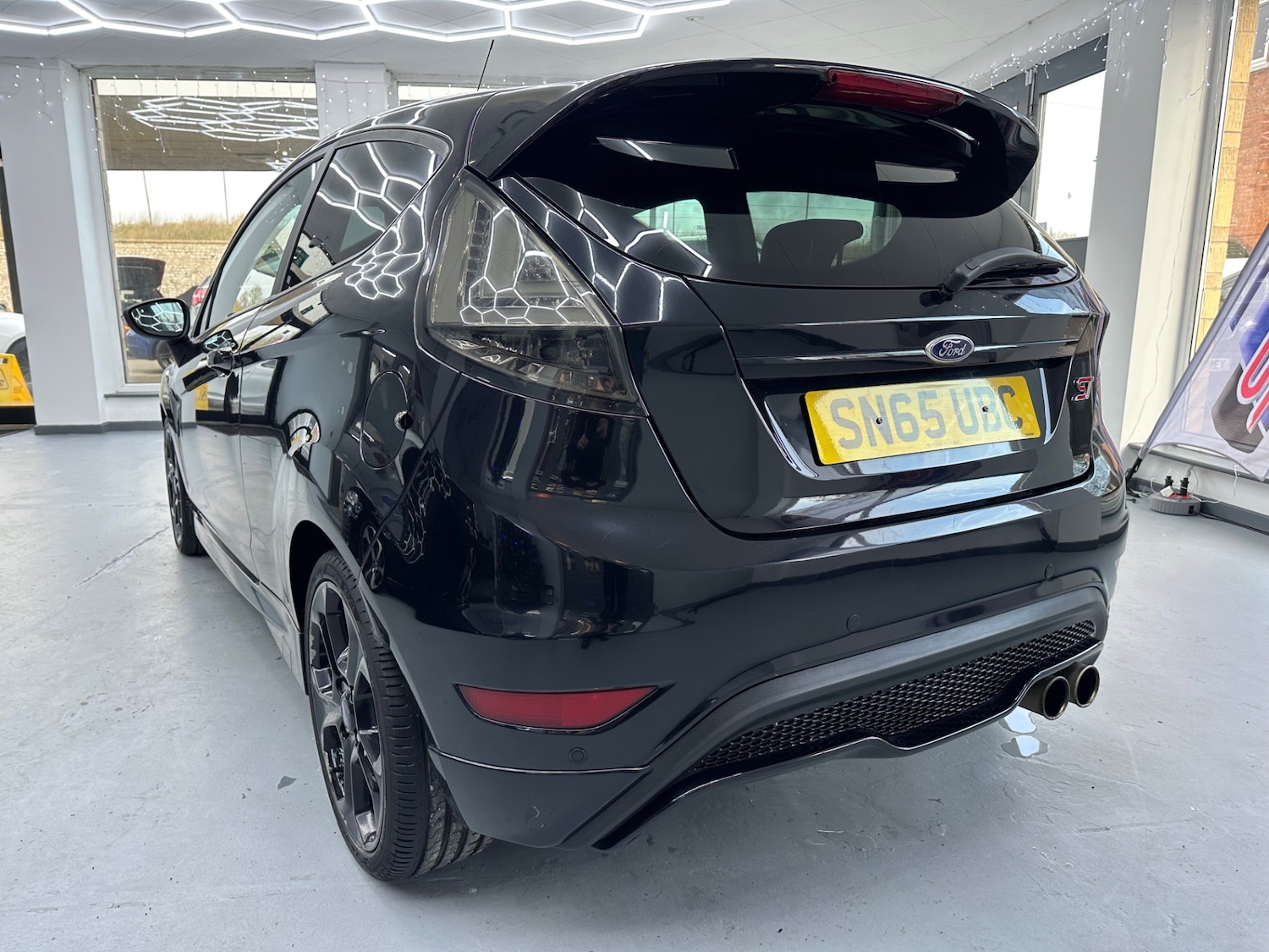 Used Ford Fiesta 2015 for sale - 76932331: Photo 4