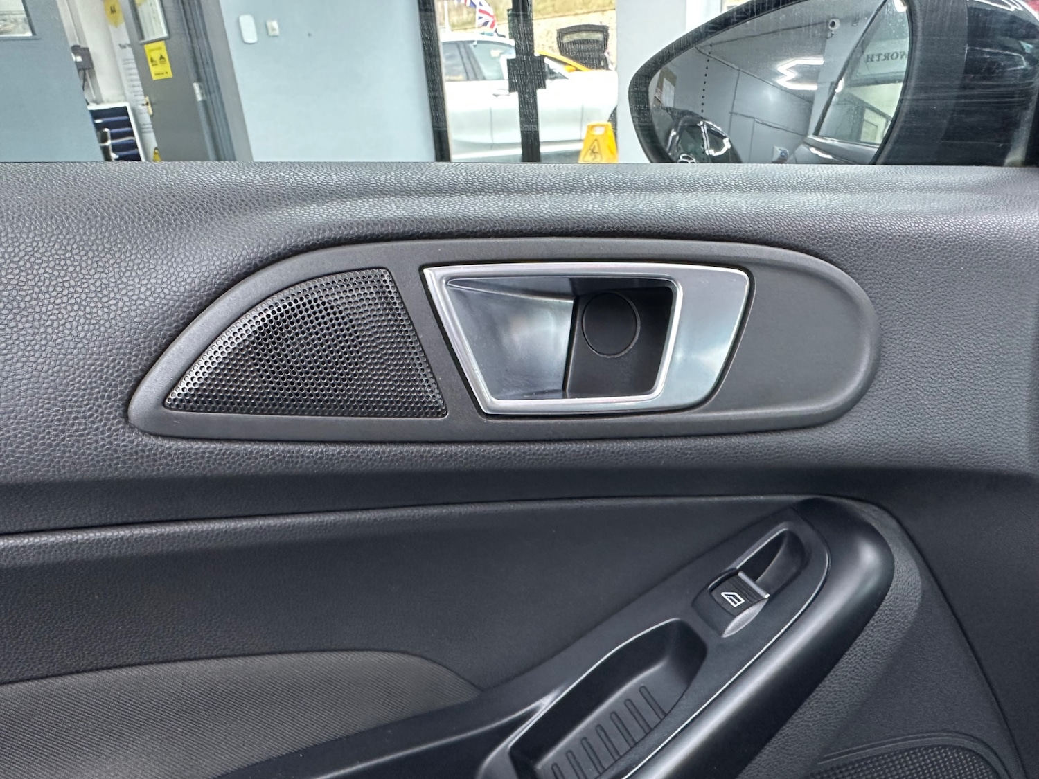 Used Ford Fiesta 2015 for sale - 76932331: Photo 41