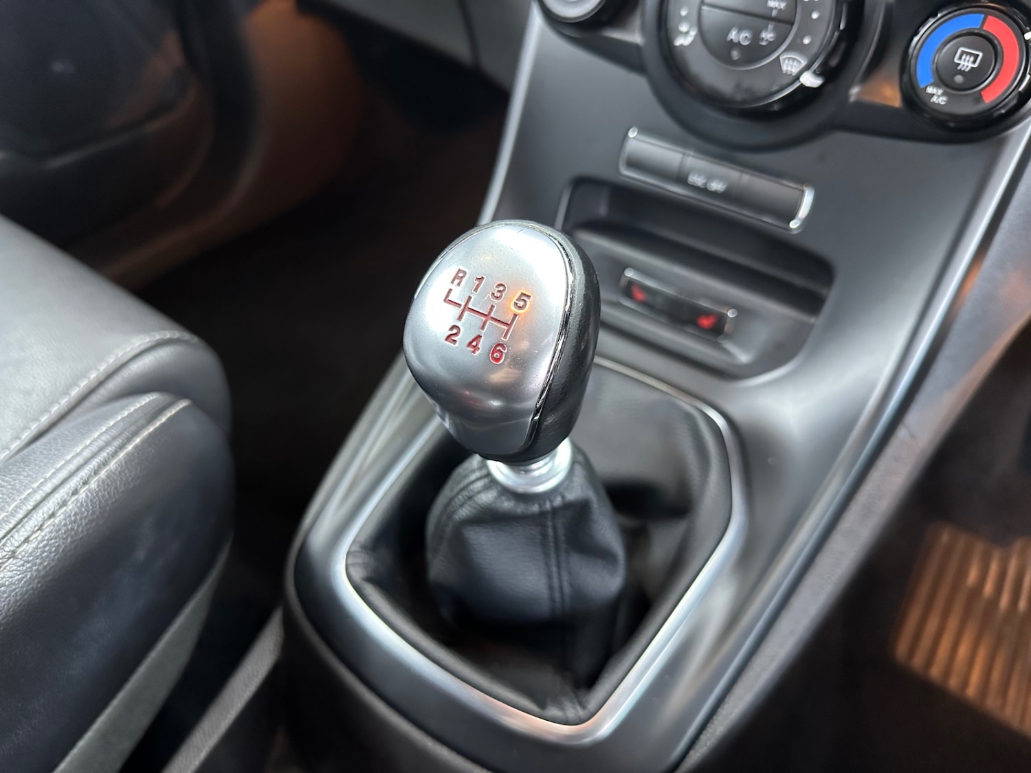 Used Ford Fiesta 2015 for sale - 76932331: Photo 54