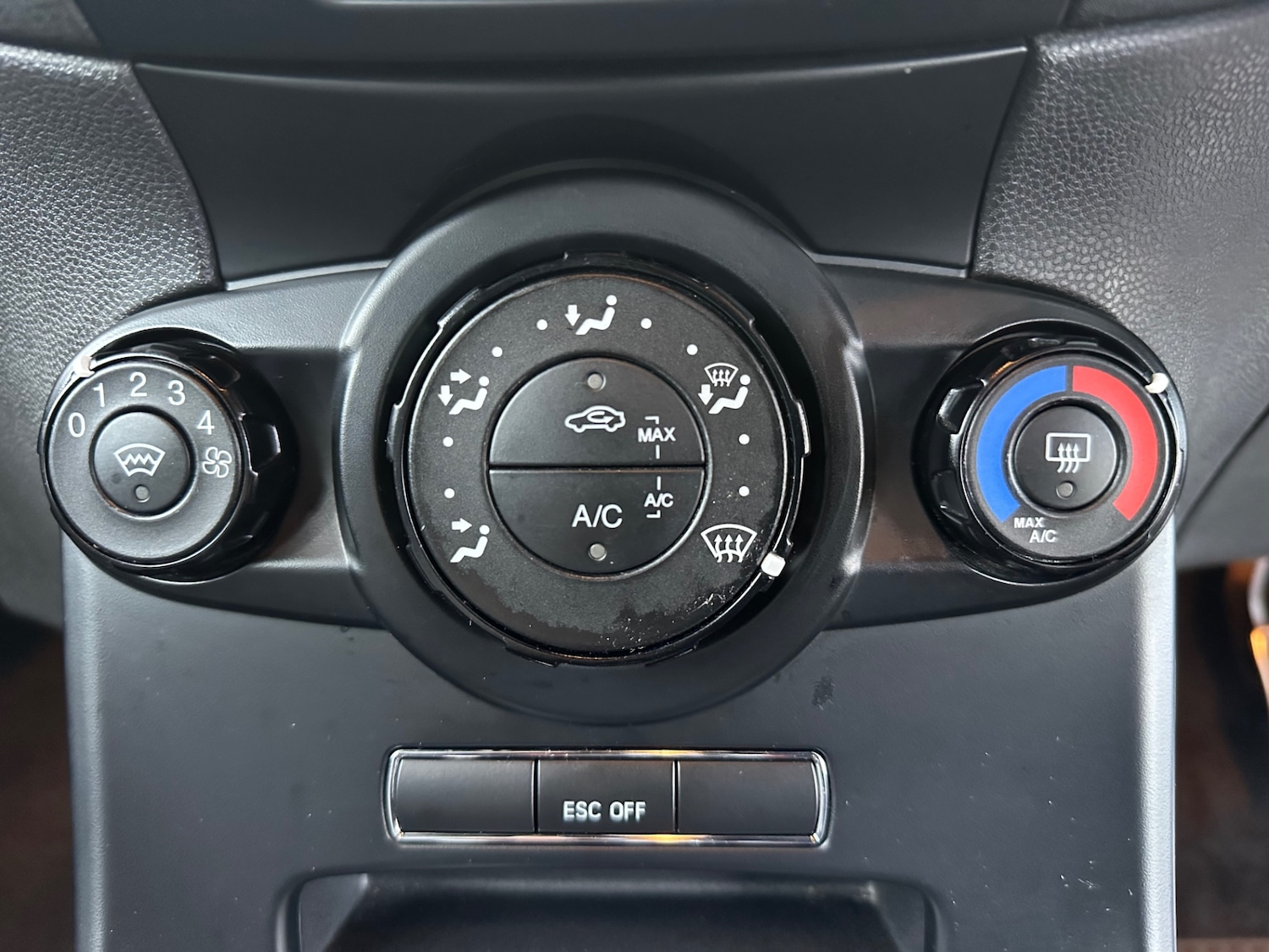 Used Ford Fiesta 2015 for sale - 76932331: Photo 56