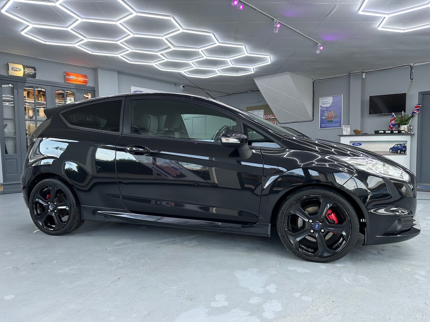 Used Ford Fiesta 2015 for sale - 76932331: Photo 6