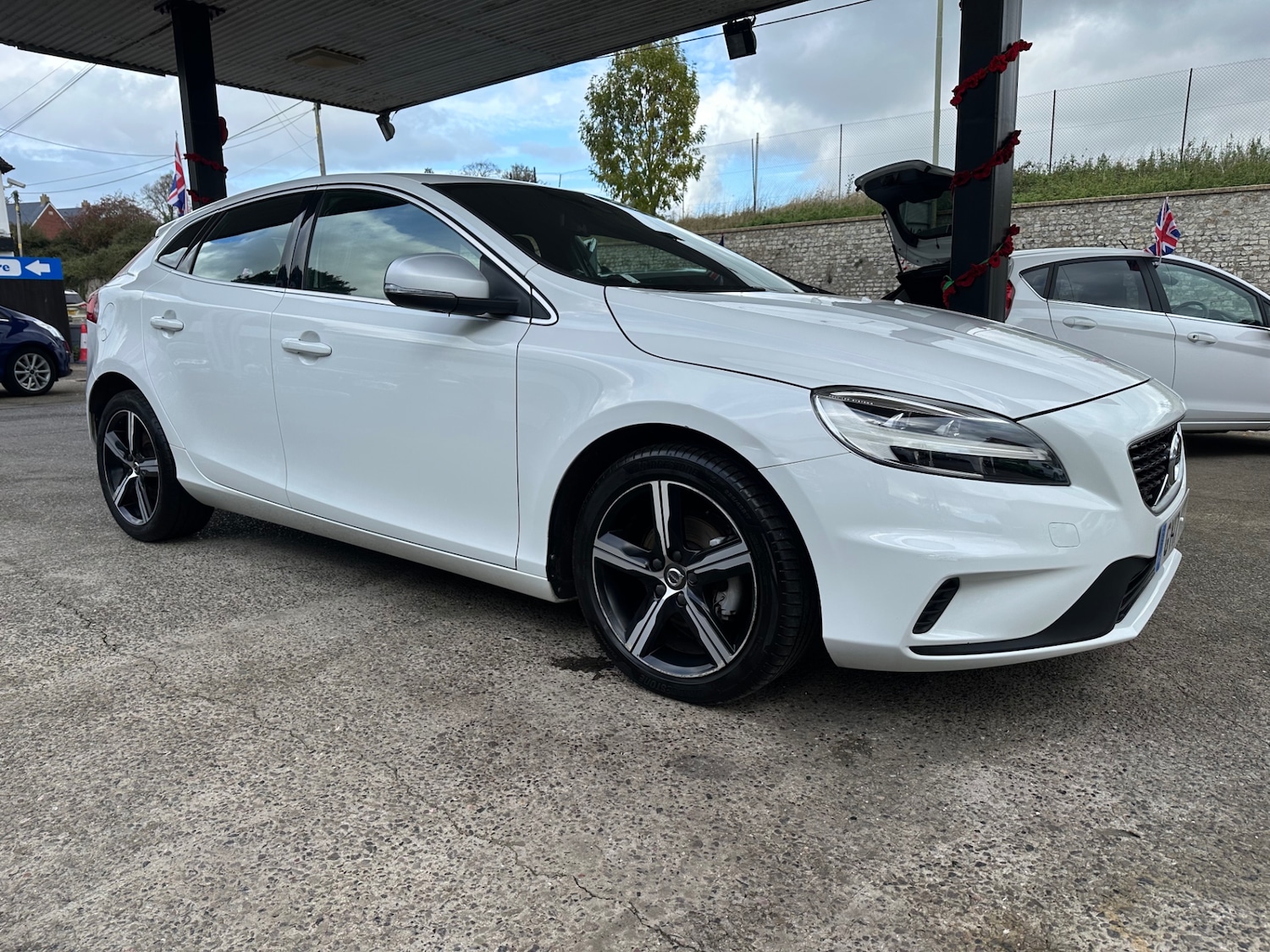 Used Volvo V40 2017 for sale - 76391954: Photo 10