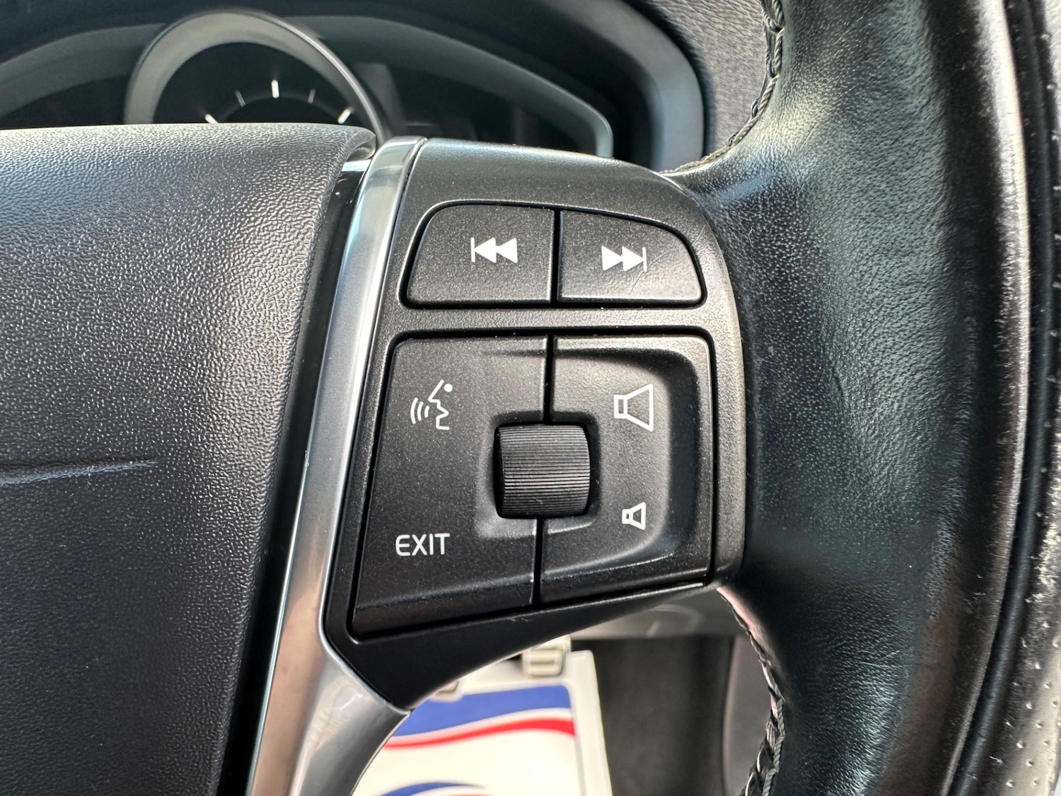 Used Volvo V40 2017 for sale - 76391954: Photo 41