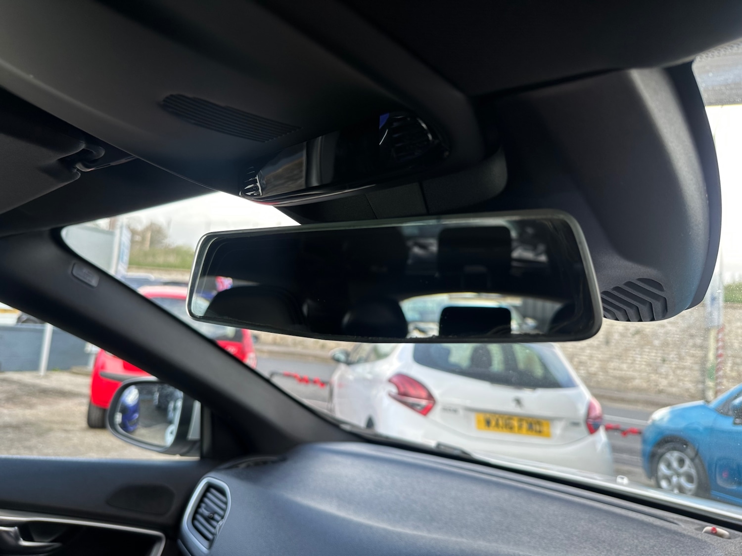 Used Volvo V40 2017 for sale - 76391954: Photo 50