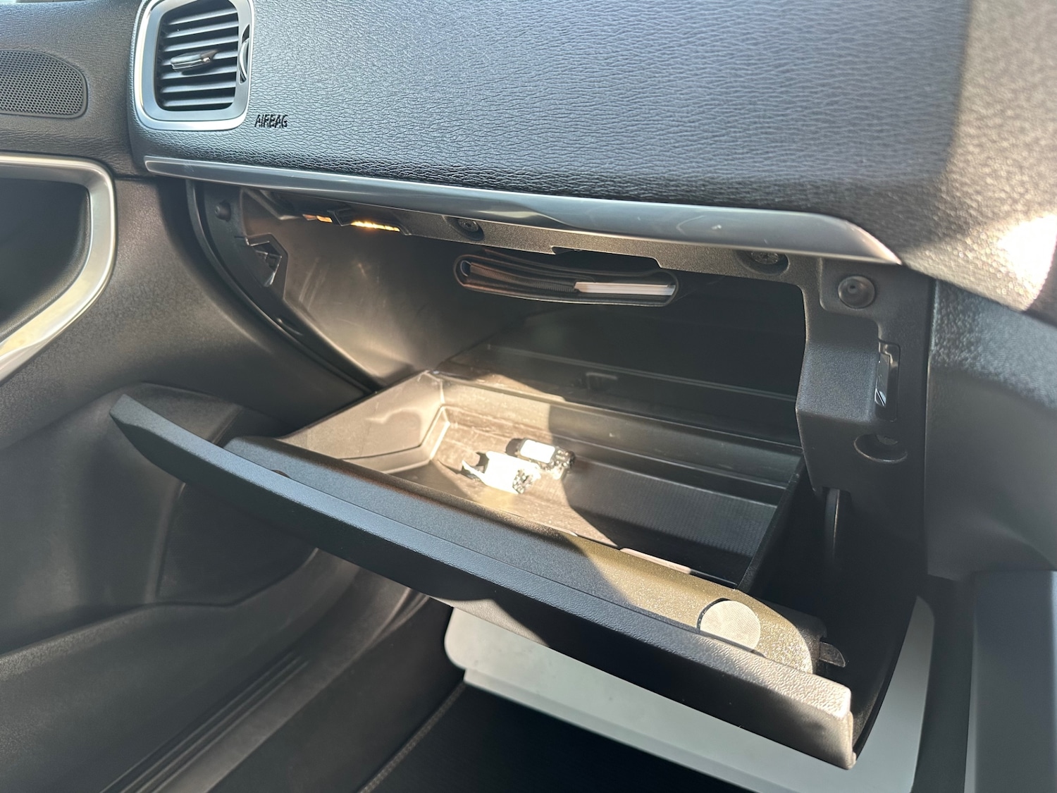 Used Volvo V40 2017 for sale - 76391954: Photo 60