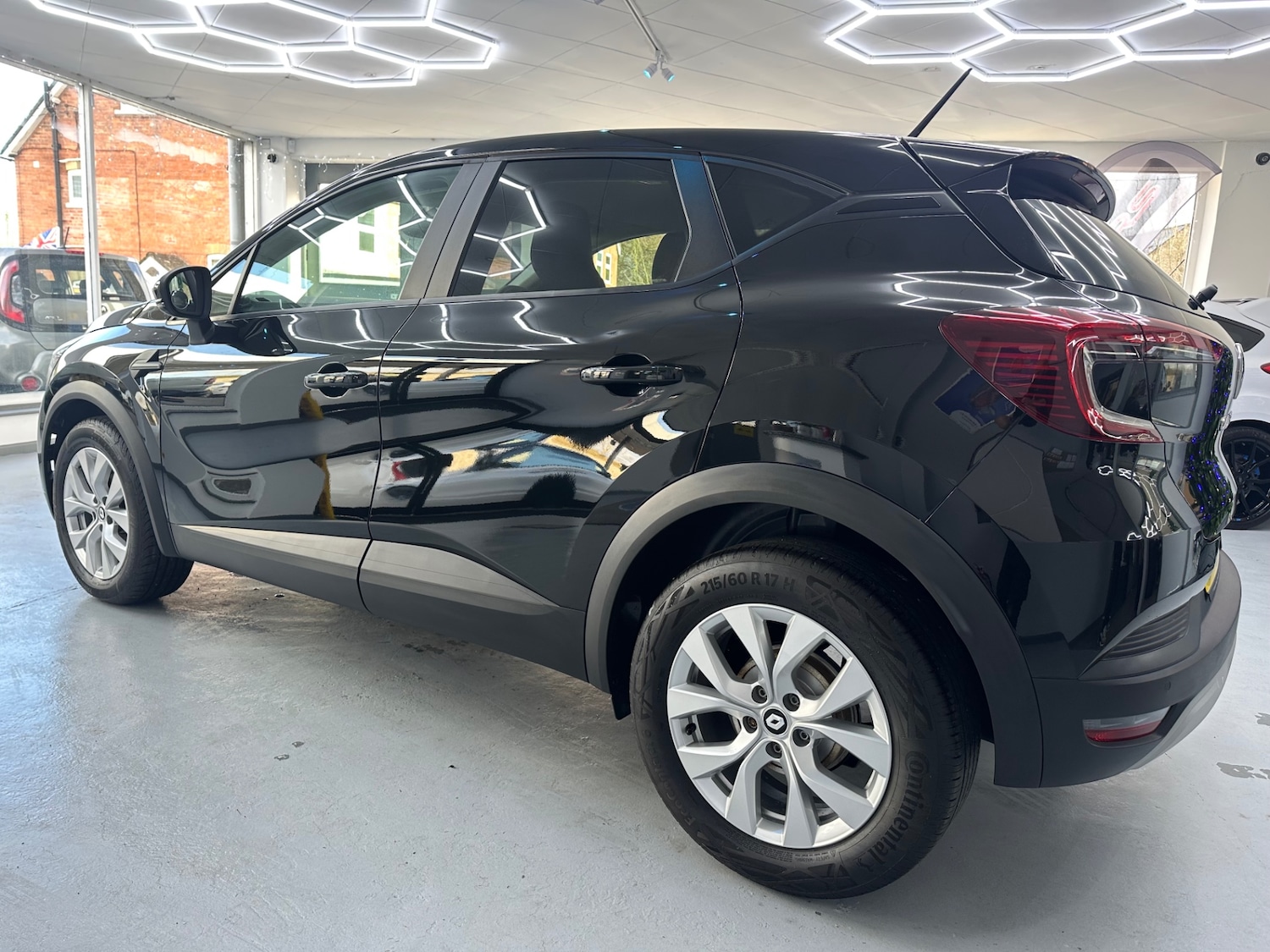 Used Renault Captur 2022 for sale - 76778143: Photo 3