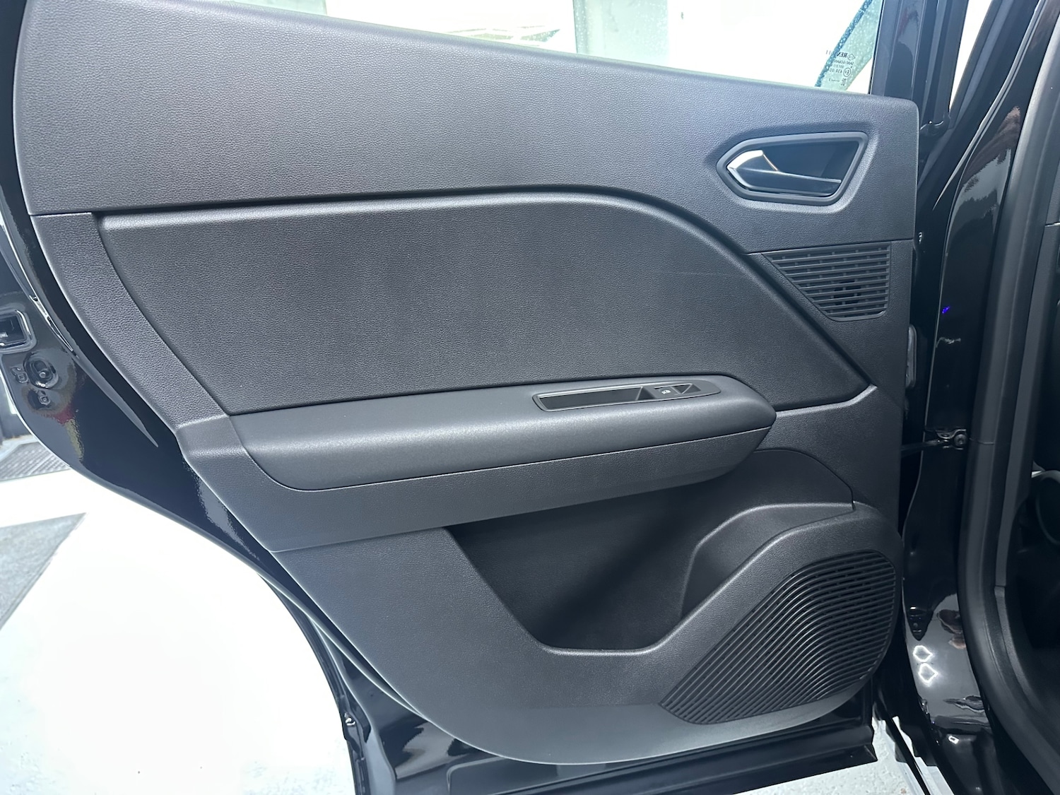 Used Renault Captur 2022 for sale - 76778143: Photo 39