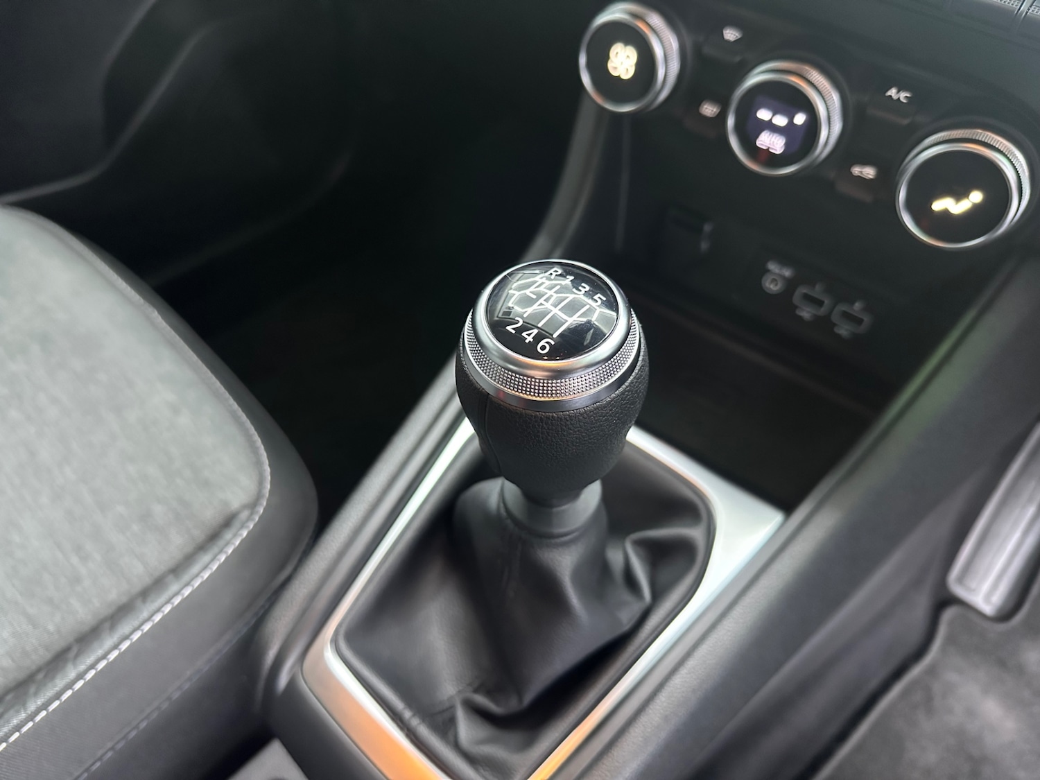 Used Renault Captur 2022 for sale - 76778143: Photo 55